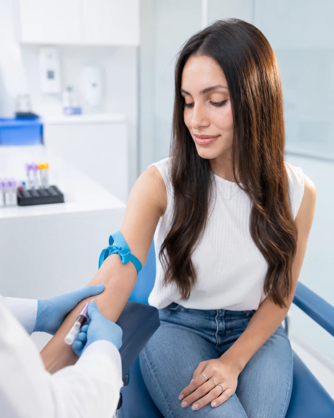 Proceso de extracción de sangre a un paciente